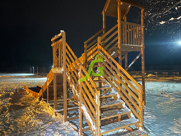 Зимняя горка "IgraGrad Snow Fox 12 м" с двумя скатами и выкатом 8 м